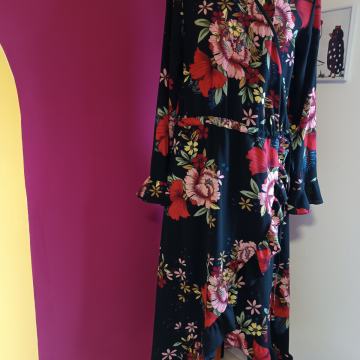 CVJETNA HALJINA NA PREKLOP I VOLANE 44/46