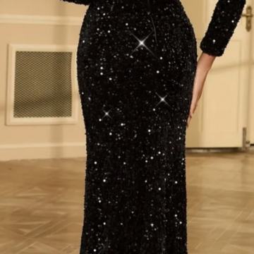 Duga crna haljina