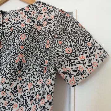 H&M haljina brokat uzorka