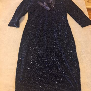 haljina,br,40 jednom obucena, 40 eura