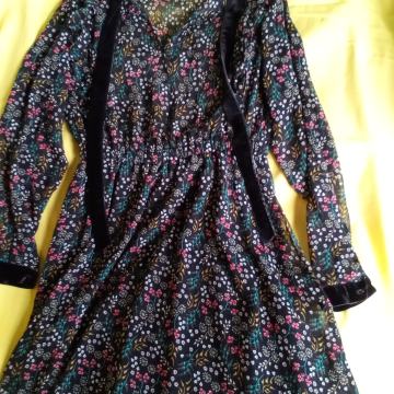 Haljina br 40-ZARA s cvjetićima - Novo