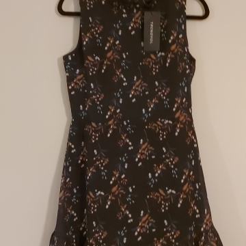 NOVO haljina nova s etiketom , cvjetni uzorak