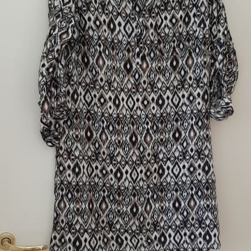 Haljina ili tunika modernog dezena