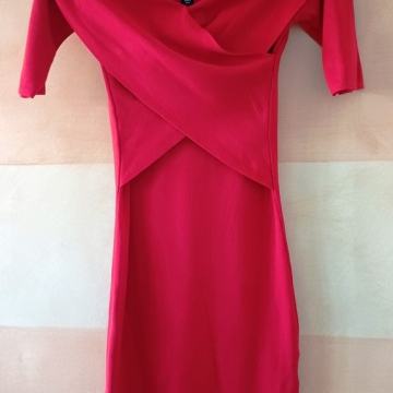 Haljina koja ističe obline - pješčani sat