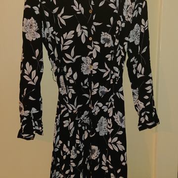 Haljina S. Oliver, nova