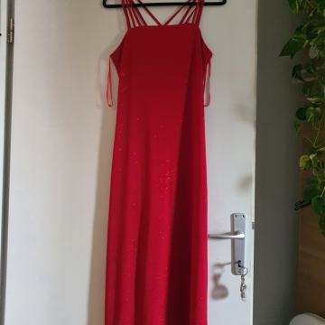 Haljina S veličina, crvena sa sjajnim nitima po sebi