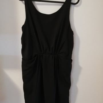 Crna lepršava haljina vl. 38 /TOTALNA ČISTKA