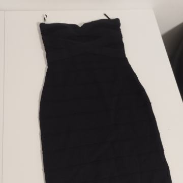 Kratka haljina Vel 34. Očuvano