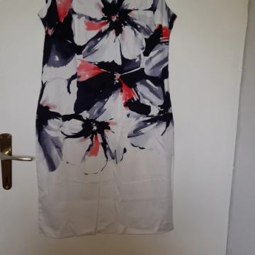 Kvalitetna haljina 44