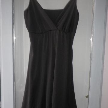 LAGANA LJETNA HALJINA 38 / 40 M