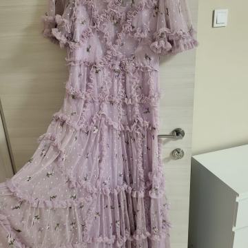 Ljubičasta duga haljina s volanima