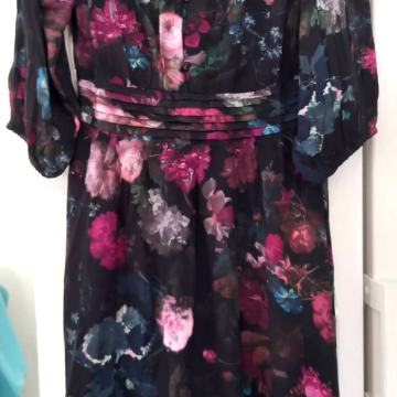 MEDICINE Haljina midi, širi se prema dolje  Veličina L = 40 crna cvije