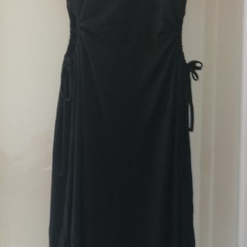 Haljina s prorezima u struku