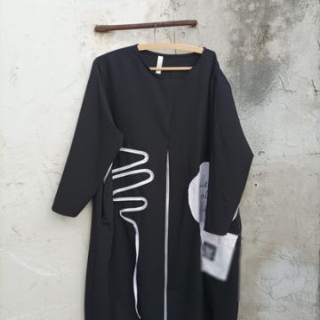 MODERNA CRNO-BIJELA HALJINA 46/48