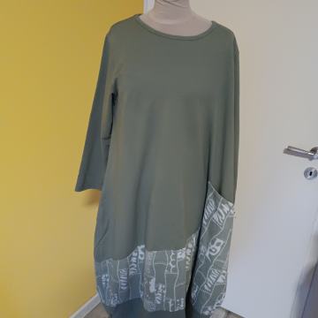 PASTELNO ZELENA HALJINA S UZORKOM 44/46