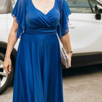 Plava haljina s nježnim šljokicama