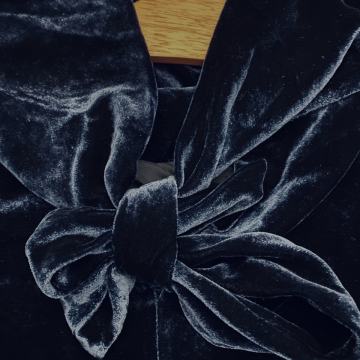 Plava midi pliš haljina vel M /L viskoza i svila mix NOVO Italy