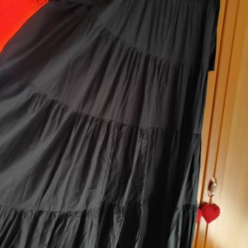 Potpuno novu haljinu prodajem