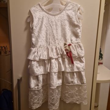 Prekrasna haljina broj je za 2 godine