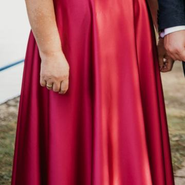 Prekrasna svečana haljina boja fuksije