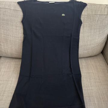 Prodajem Lacoste mini haljinu, vel M