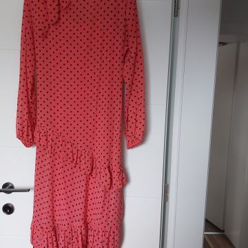 Prodajem midi haljinu