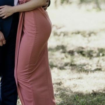 Prodajem svecanu haljinu - 150 kn