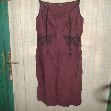 prodajem žensku haljinu,laganu,nenošenu