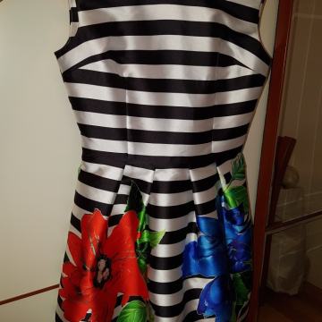 Prugasta haljina