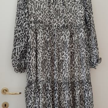 Nova RESERVED haljina 38