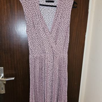 Roza haljina sa točkicama (Mohito)