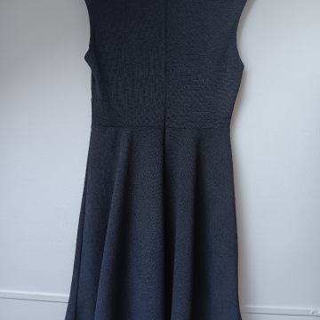 Siva haljina 38 40 novo