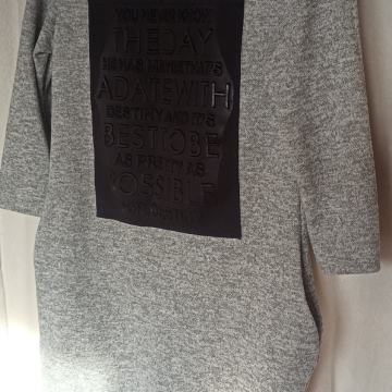 NOVA HALJINA PULOVER 38 M SIVA TUNIKA SWEETISSIMA 3D TEKST