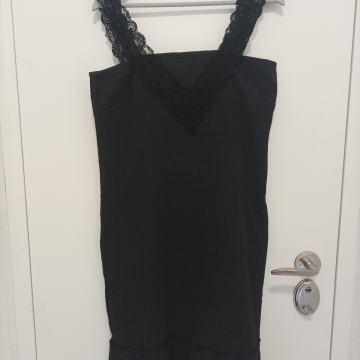 SIVKASTO-CRNA HALJINA NA BRETELE 44