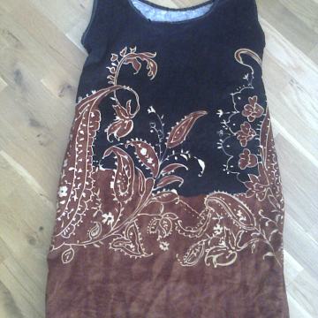 SMEĐA OSLIKANA HALJINA ILI TUNIKA