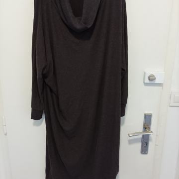 SMEĐA TOPLA HALJINA 42/44