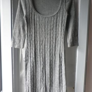 STRADIVARIUS - TOPLIJA ELEGANTNA HALJINA 32 / 34 XS