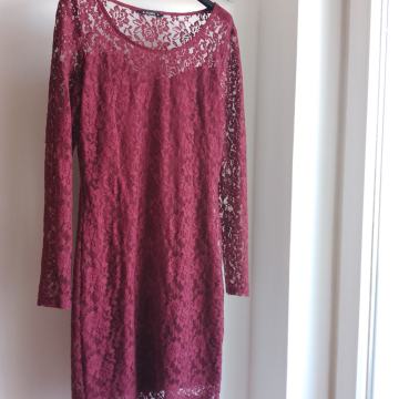 Svečana Calliope crvena čipkasta haljina M