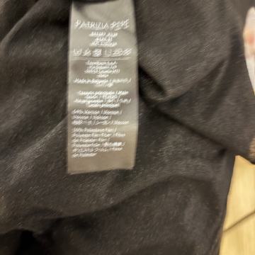 Svečana crna haljina Patrizia Pepe i čigme gratis