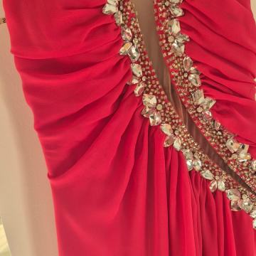 Svečana haljina 80 €