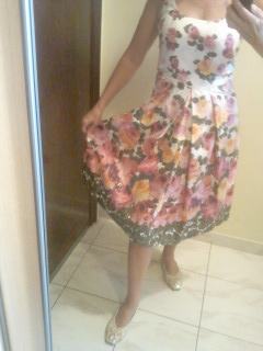 Dizajnerska Tara Jarmon midi cvjetna haljina br  36 S (tal. br 40)