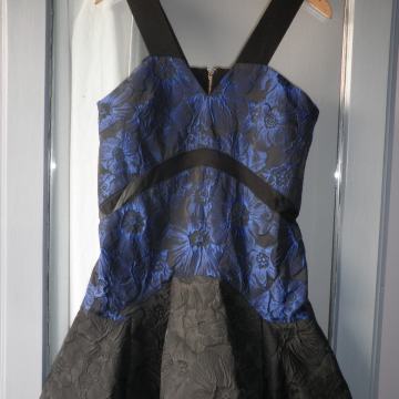 THREE FLOOR - LAGANA SVEČANA HALJINA 34 XS