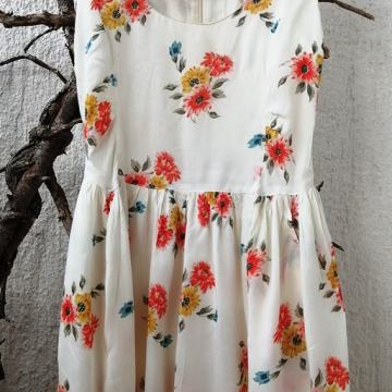 Haljina bez obzira rukava s cvjetovima