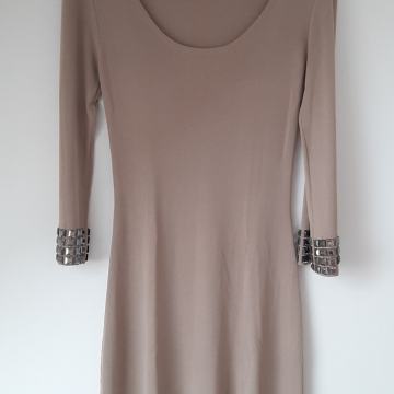 Uska bež mini haljina Max Azria 36