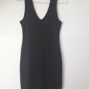Uska crna mini haljina 36 viskoza