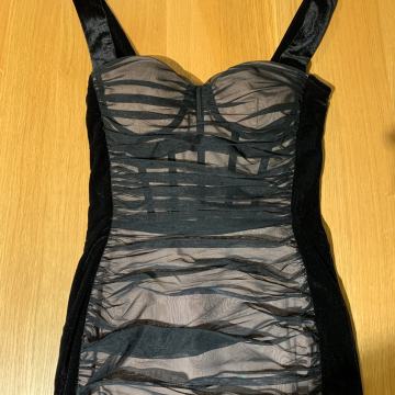 Večernja crna haljina Bella Barnett