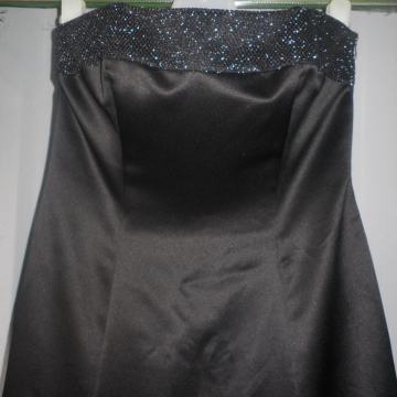 VERA MONT - LAGANA SVEČANA HALJINA 38 M