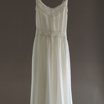 Zara bijela ljetna haljina s čipkom na bretelice