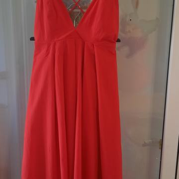 Zara crvena haljina VEL.S  NOVO