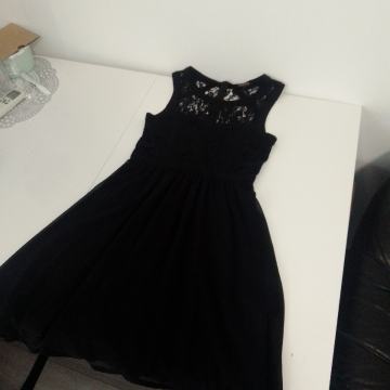 Ženska crna haljina REVIEW Vel.S OČUVANO